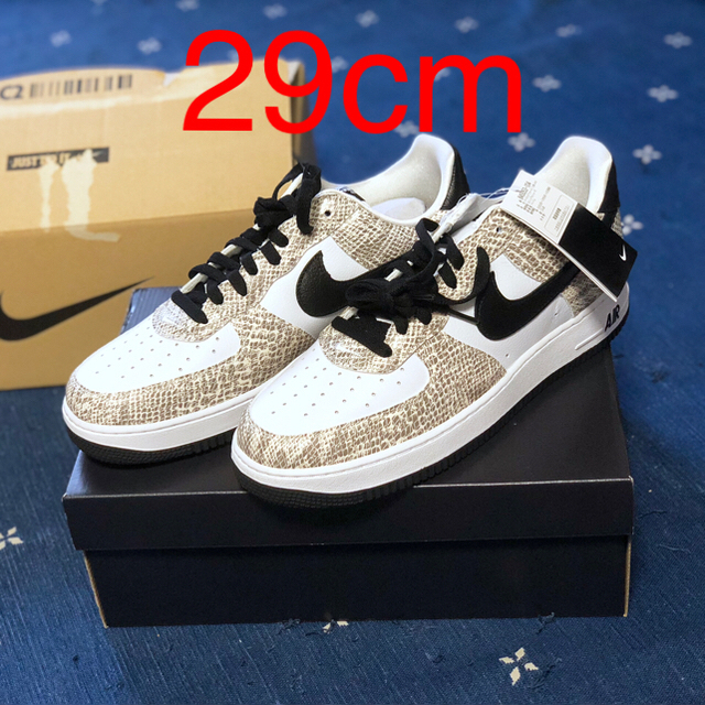 NIKE(ナイキ)のNIKE AIR FORCE 1 LOW RETRO COCOA SNAKE メンズの靴/シューズ(スニーカー)の商品写真