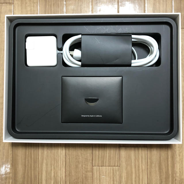 Apple(アップル)のMacBook Air 13インチ 2015モデル  スマホ/家電/カメラのPC/タブレット(ノートPC)の商品写真