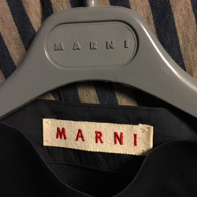 Marni(マルニ)のMARNI デザイントップス レディースのトップス(シャツ/ブラウス(半袖/袖なし))の商品写真