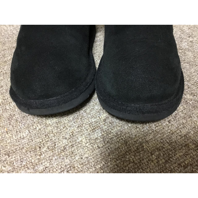 UGG(アグ)のＵＧＧ ベイリーボタン ブーツ 17.5 cm  ブラック 黒 中古品 キッズ/ベビー/マタニティのキッズ靴/シューズ(15cm~)(ブーツ)の商品写真