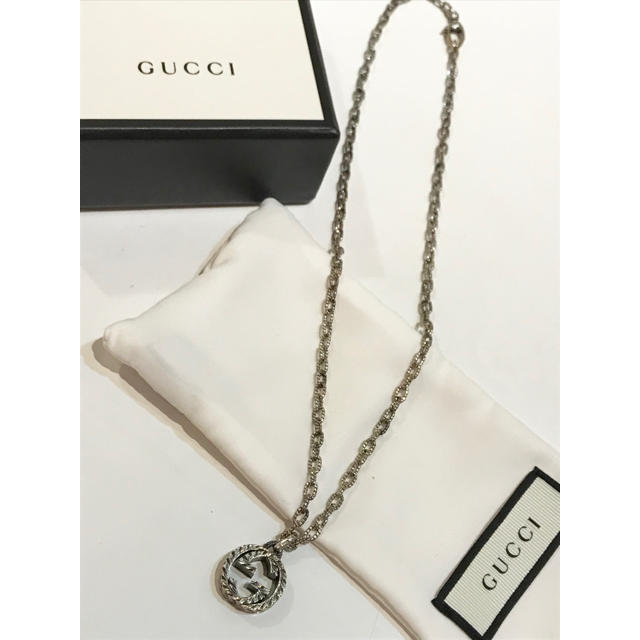 Gucci(グッチ)のGUCCI インターロッキングG ペンダント シルバーネックレス メンズのアクセサリー(ネックレス)の商品写真