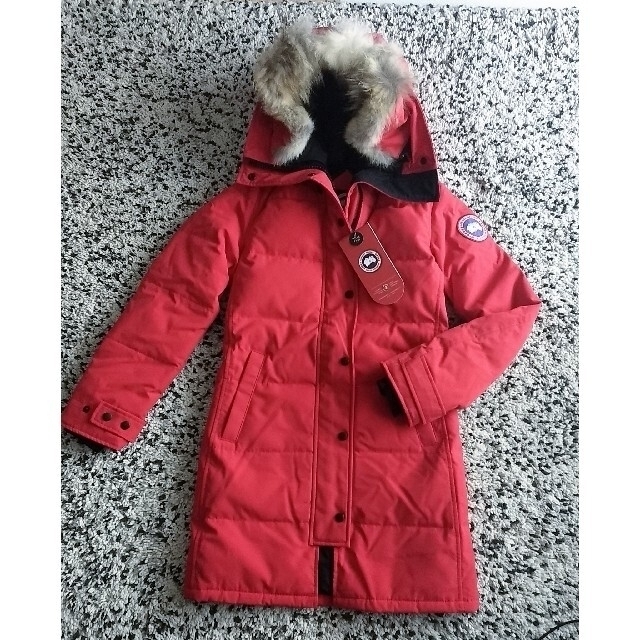 CANADA GOOSE(カナダグース)の新品★希少！S レッド カナダグース マッケンジー レディース ダウン レディースのジャケット/アウター(ダウンジャケット)の商品写真