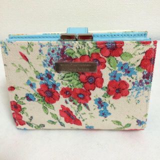 サマンサタバサ(Samantha Thavasa)の【新品】花柄の二つ折お財布(財布)