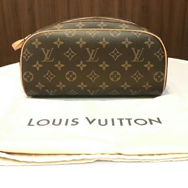 ルイ ヴィトン トゥルース トワレ 25 ポーチ コスメ 化粧品 モノグラム セカンドバッグ ブラウン M47527 LOUIS VUITTON（新品・未使用品）