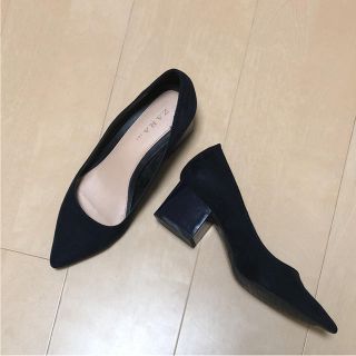 ザラ(ZARA)のZARA★チャンキーヒールパンプス 太ヒール ネイビー(ハイヒール/パンプス)