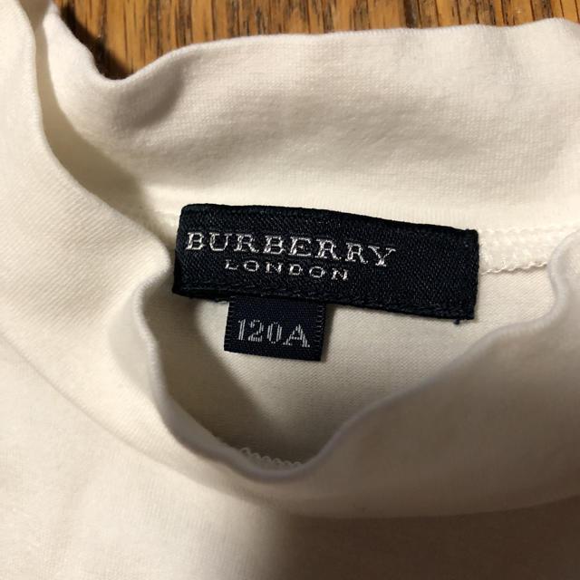 BURBERRY(バーバリー)の美品 Burberry kids 120 キッズ/ベビー/マタニティのキッズ服女の子用(90cm~)(Tシャツ/カットソー)の商品写真