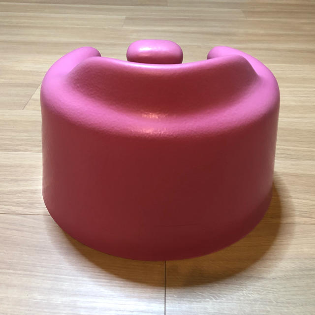 Bumbo(バンボ)のバンボ ベルト付き キッズ/ベビー/マタニティのキッズ/ベビー/マタニティ その他(その他)の商品写真