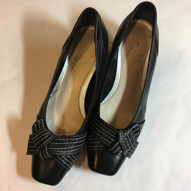 Riz raffinee(リズラフィーネ)のR iz  ラフィーネ  黒いパンプス  美品❗️ レディースの靴/シューズ(ハイヒール/パンプス)の商品写真