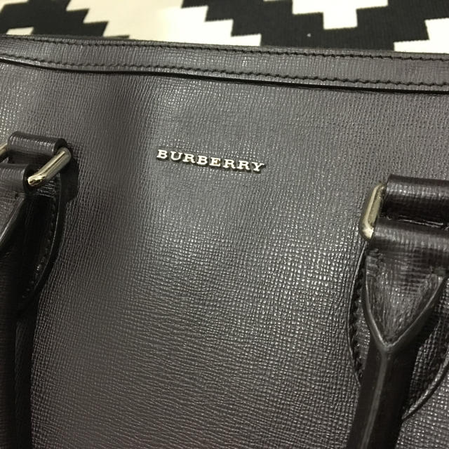 BURBERRY(バーバリー)の専用 バーバリー スリムバロウ イン ロンドンレザー メンズのバッグ(ビジネスバッグ)の商品写真