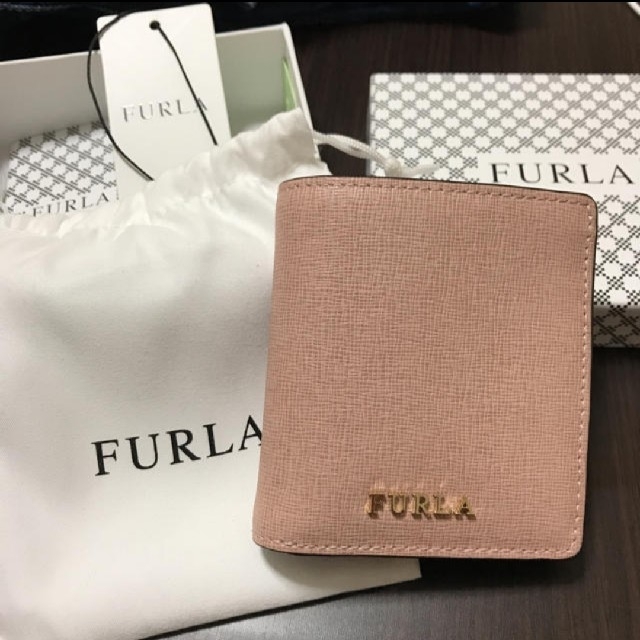 ❣️FURLA　二つ折り財布　新品　未使用❣️