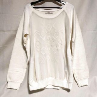 ベルシュカ(Bershka)の★SALE★Bershkaシースルー刺繍スウェット(トレーナー/スウェット)