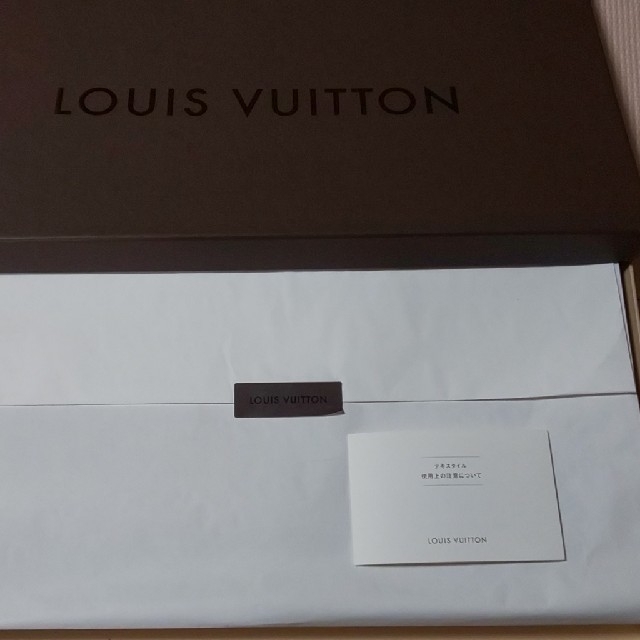 LOUIS VUITTON(ルイヴィトン)のルイヴィトン ショール  Louis Vuitton 美品 レディースのファッション小物(マフラー/ショール)の商品写真