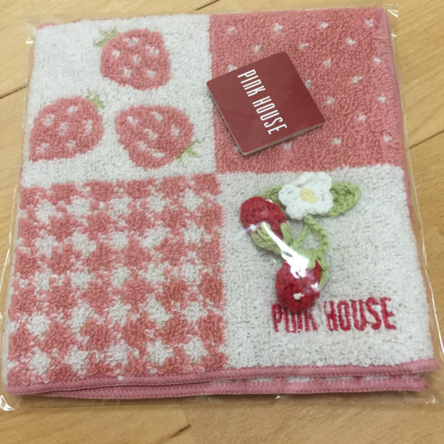 PINK HOUSE(ピンクハウス)の【未使用品】  ピンクハウス  いちご柄タオルハンカチ レディースのファッション小物(ハンカチ)の商品写真