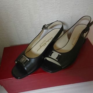 サルヴァトーレフェラガモ(Salvatore Ferragamo)のフェラガモ サンダル(サンダル)