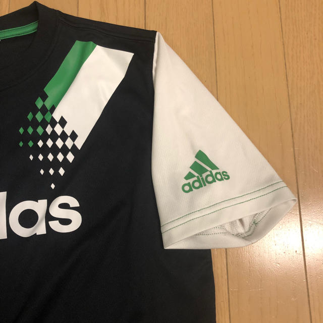 adidas(アディダス)のadidasキッズシャツ キッズ/ベビー/マタニティのキッズ服男の子用(90cm~)(Tシャツ/カットソー)の商品写真