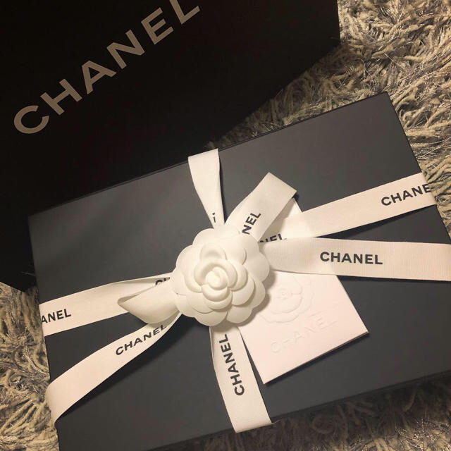 CHANEL(シャネル)のChanel ✨新作 オリラグ✨ファーマフラー  レディースのファッション小物(マフラー/ショール)の商品写真