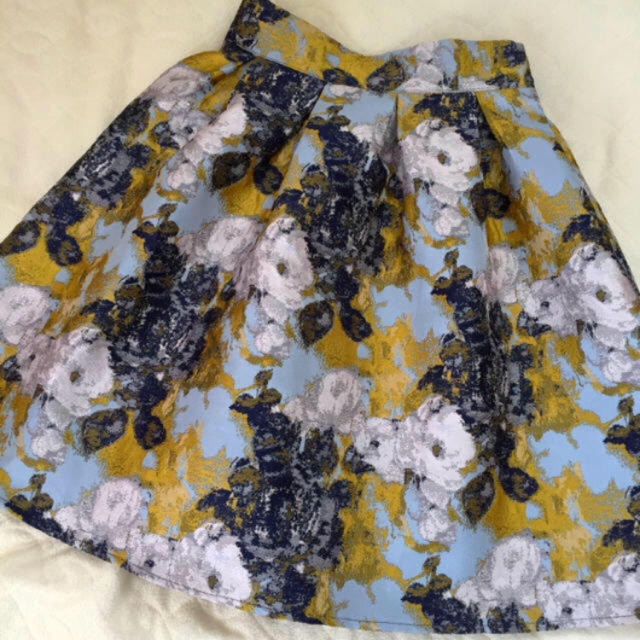 dholic(ディーホリック)のフラワージャガードスカート レディースのスカート(ひざ丈スカート)の商品写真
