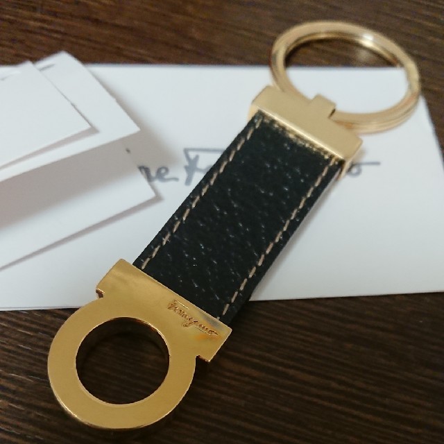 Salvatore Ferragamo(サルヴァトーレフェラガモ)の正規品フェラガモ キーホルダー Used メンズのファッション小物(キーホルダー)の商品写真