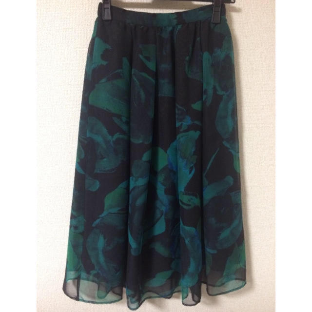 GRACE CONTINENTAL(グレースコンチネンタル)の昨年購入♡グレースコンチネンタル♡フラワープリントタックスカート♡25920円 レディースのスカート(ロングスカート)の商品写真