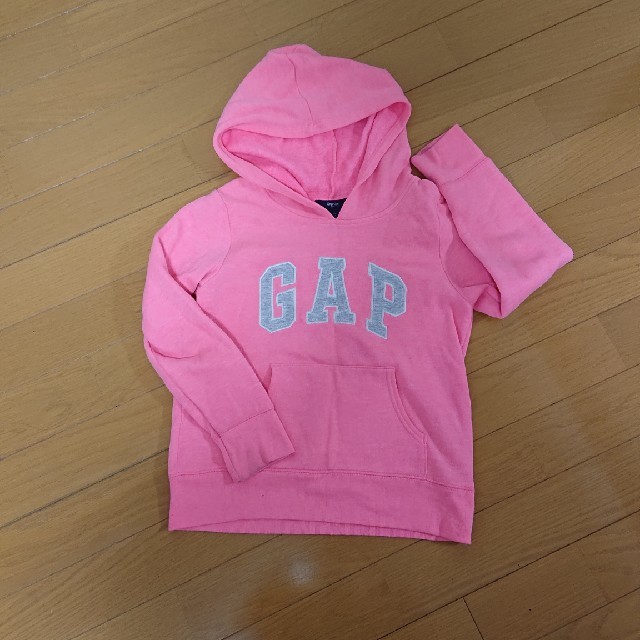 GAP Kids(ギャップキッズ)のピンク かわいい ギャップパーカー 120 キッズ/ベビー/マタニティのキッズ服女の子用(90cm~)(ジャケット/上着)の商品写真