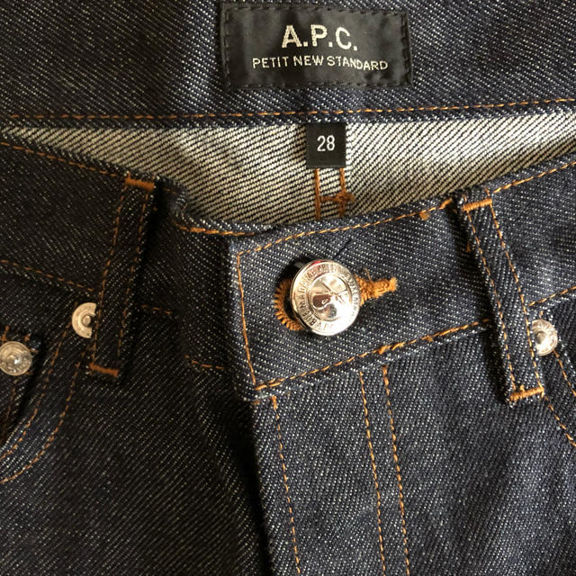 A.P.C - 【新品未使用】A.P.Cのプチニュースタンダード W28の通販 by ...