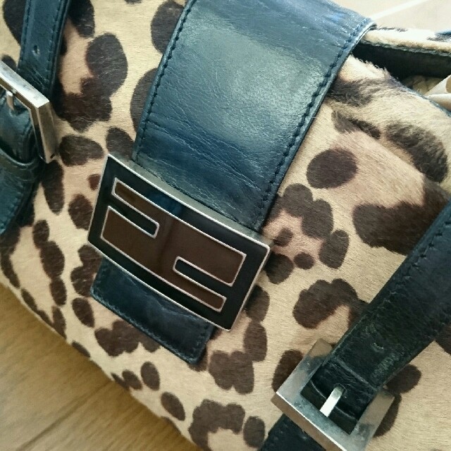 FENDI(フェンディ)のFENDIフェンディ マンマバケット豹柄ハンドバッグ美品 レディースのバッグ(ハンドバッグ)の商品写真