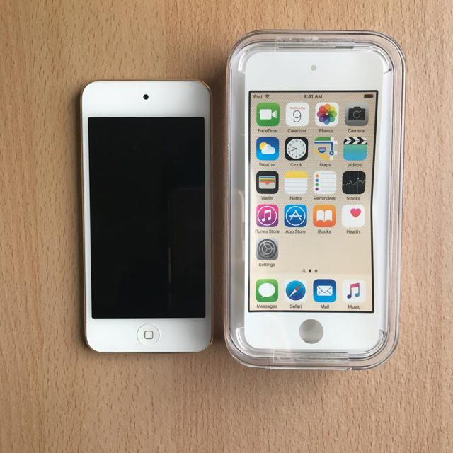 iPod touch(アイポッドタッチ)のiPod touch6世代  専用！ スマホ/家電/カメラのオーディオ機器(ポータブルプレーヤー)の商品写真