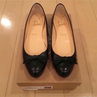 クリスチャンルブタン(Christian Louboutin)のリボン付きCHRISTIAN LOUBOUTIN フラット パンプス(バレエシューズ)