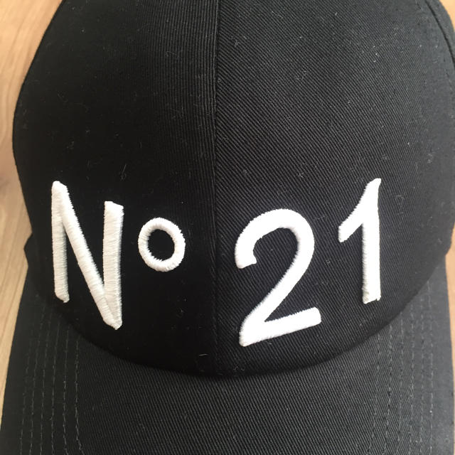 N°21(ヌメロヴェントゥーノ)のヌメロヴェントゥーノ N°21 N21 numero ventuno CAP レディースの帽子(キャップ)の商品写真