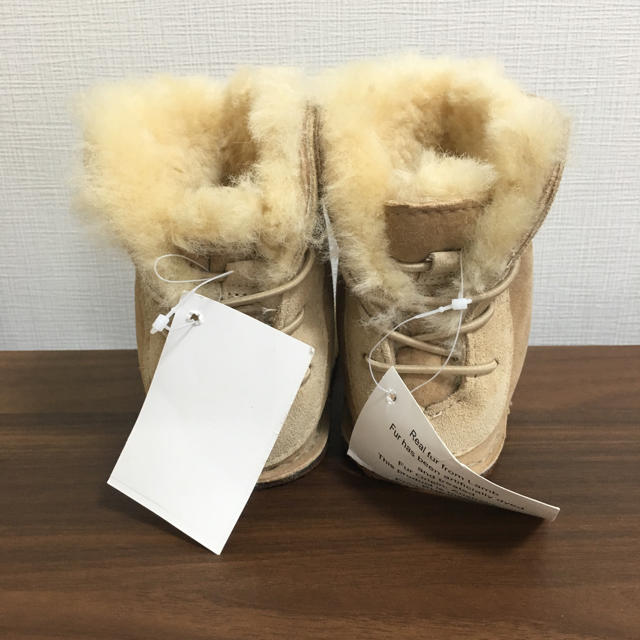 UGG(アグ)の専用☆新品タグ付き UGG ベビーブーツ L キッズ/ベビー/マタニティのベビー靴/シューズ(~14cm)(ブーツ)の商品写真