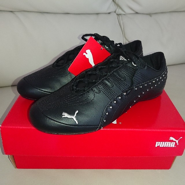 PUMA スニーカー