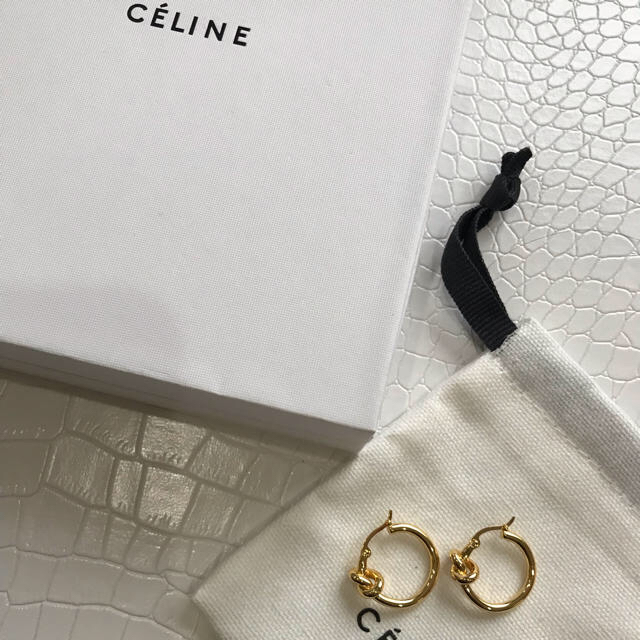 celine(セリーヌ)のCeline☆日本完売ノットピアス レディースのアクセサリー(ピアス)の商品写真