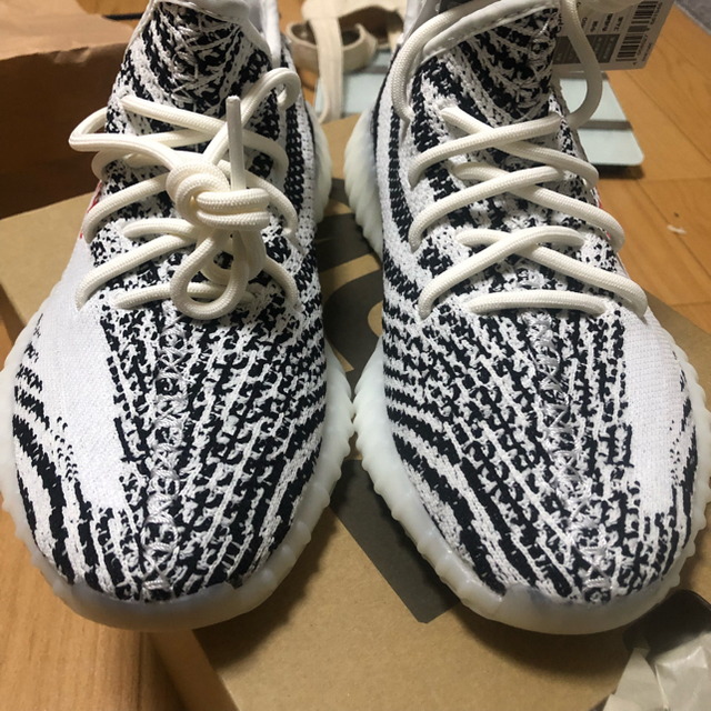 adidas(アディダス)のYEEZY BOOST 350 V2 ZEBRA / adidas 24センチ メンズの靴/シューズ(スニーカー)の商品写真