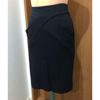 ビーシービージーマックスアズリア(BCBGMAXAZRIA)のBCBG 黒 タイトスカート(ひざ丈スカート)