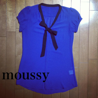 ブラックバイマウジー(BLACK by moussy)のmoussy シャツ(シャツ/ブラウス(半袖/袖なし))