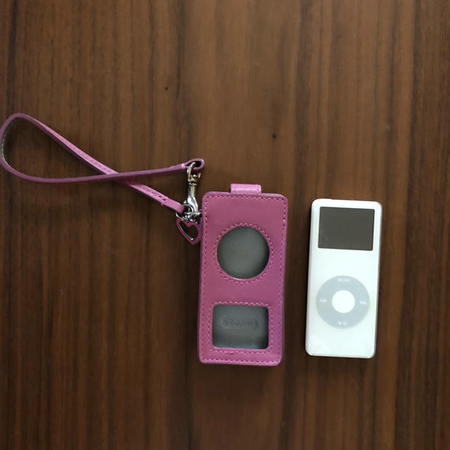 COACH(コーチ)のカズピ様専用  ipod 用  ＣＯＡＣＨのケース スマホ/家電/カメラのオーディオ機器(その他)の商品写真