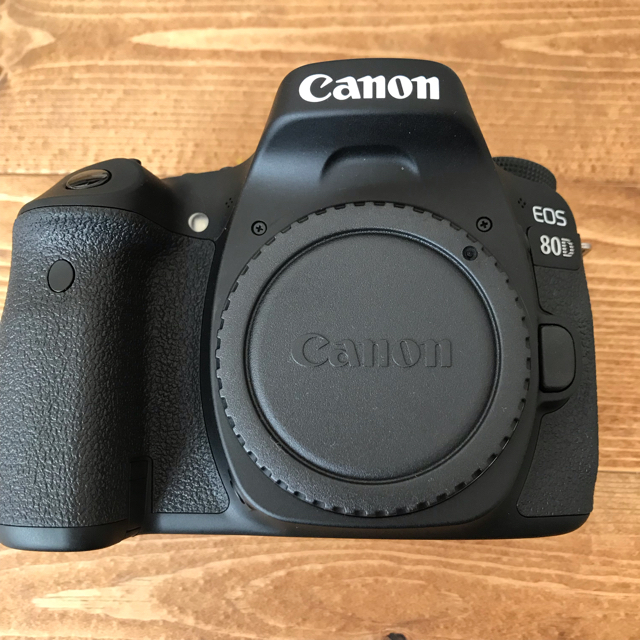 Canon(キヤノン)のcanon 一眼レフカメラ EOS80D キットレンズセット キャノン キヤノン スマホ/家電/カメラのカメラ(デジタル一眼)の商品写真