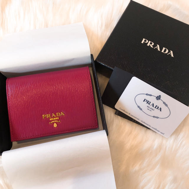 PRADA 二つ折り 財布