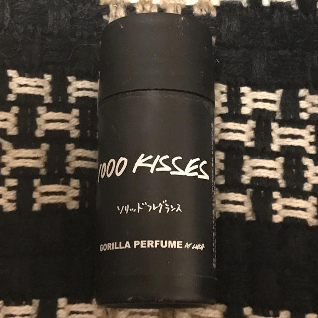 LUSH(ラッシュ)のLUSH  1000kisses  ソリッドフレグランス コスメ/美容の香水(ユニセックス)の商品写真