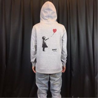 新品 BANKSY バンクシー 風船と少女 グラフィティ バックプリント パーカ(パーカー)