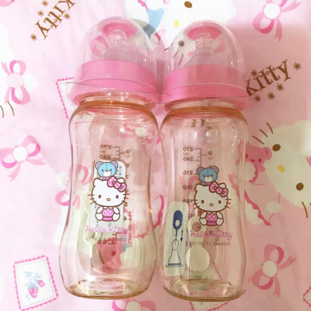 ⚠️台湾より発送⚠️新品 ハローキティ プラスチック哺乳瓶 270ml×2 広口