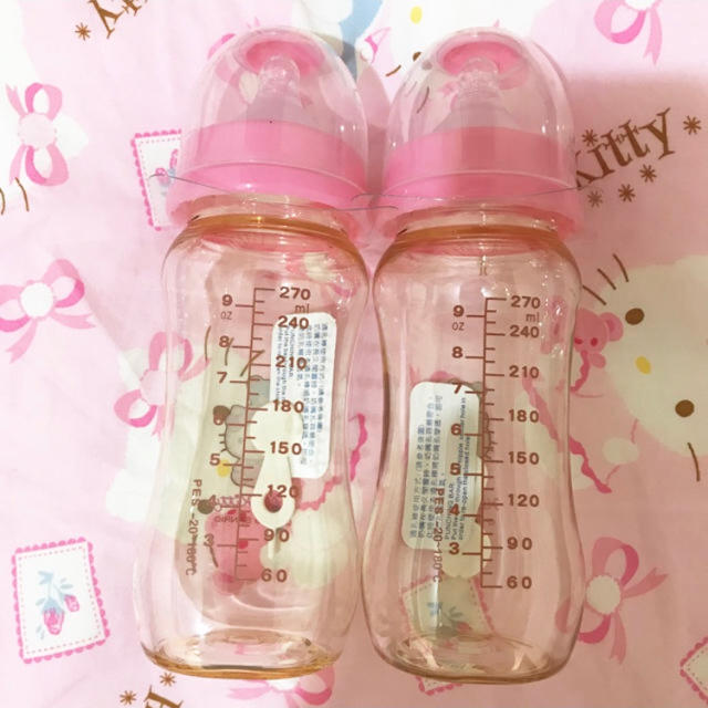 ⚠️台湾より発送⚠️新品 ハローキティ プラスチック哺乳瓶 270ml×2 広口