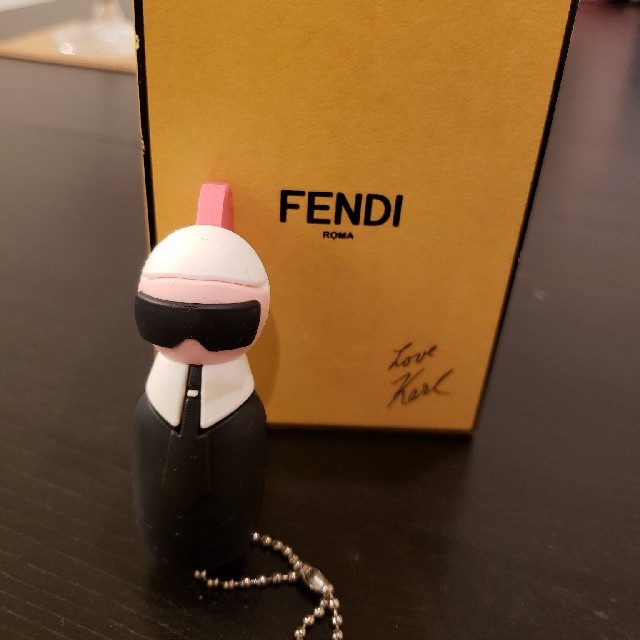 FENDI(フェンディ)のフェンディ(FENDI) USBメモリースティック【新品、送料込】 スマホ/家電/カメラのPC/タブレット(PC周辺機器)の商品写真