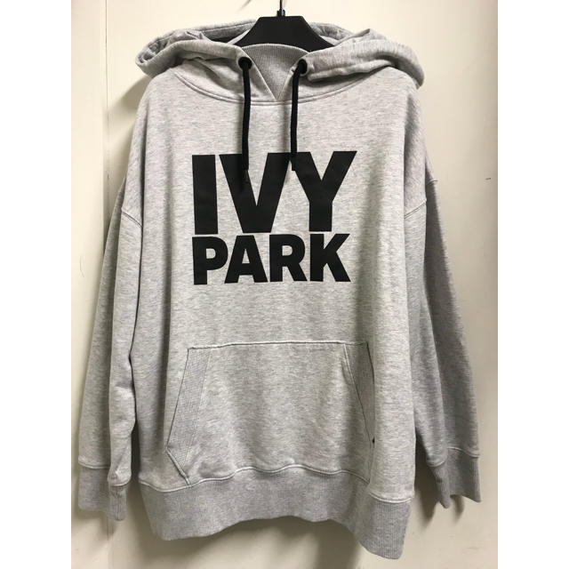 再値下げ！【IVY PARK】ロゴパーカー レディースのトップス(パーカー)の商品写真