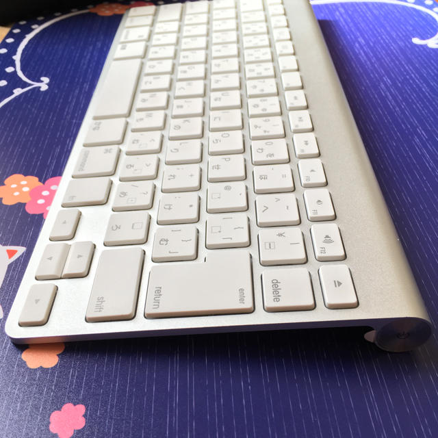 Mac (Apple)(マック)のApple Keyboard スマホ/家電/カメラのPC/タブレット(PC周辺機器)の商品写真