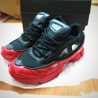 ラフシモンズ(RAF SIMONS)のRAF SIMONS  ozweego  red 27.5(スニーカー)