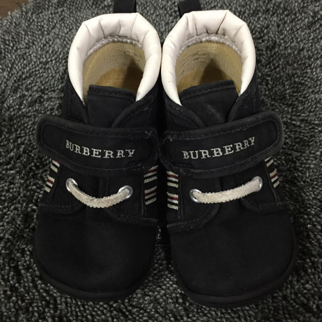 BURBERRY(バーバリー)のBurberry バーバリー スニーカー  ブラック キッズ/ベビー/マタニティのベビー靴/シューズ(~14cm)(スニーカー)の商品写真