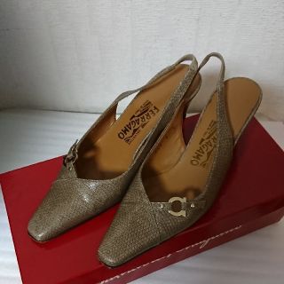 サルヴァトーレフェラガモ(Salvatore Ferragamo)のフェラガモ 靴(ハイヒール/パンプス)