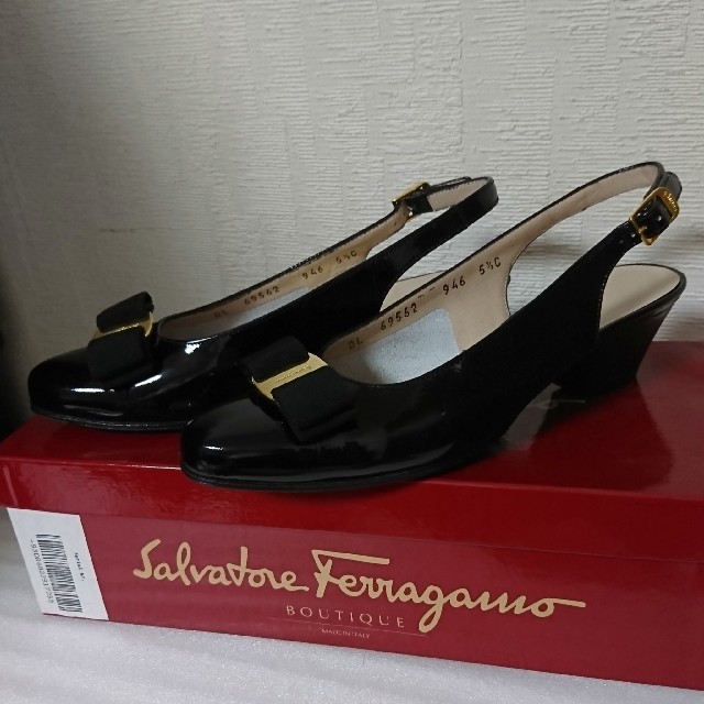 Salvatore Ferragamo(サルヴァトーレフェラガモ)のフェラガモ パンプス レディースの靴/シューズ(ハイヒール/パンプス)の商品写真