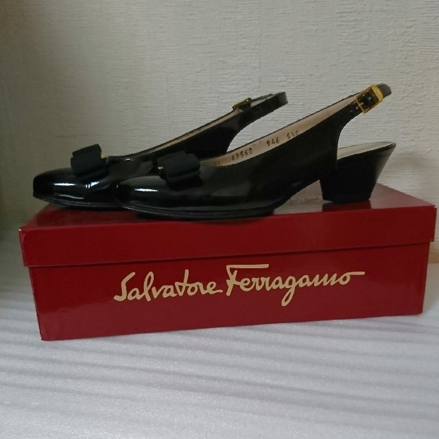 Salvatore Ferragamo(サルヴァトーレフェラガモ)のフェラガモ パンプス レディースの靴/シューズ(ハイヒール/パンプス)の商品写真